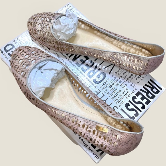 Calvin Klein [8M] Geometric Cut-Out Pink Snakeskin Print Round Toe Flats - Picture 5 of 14
